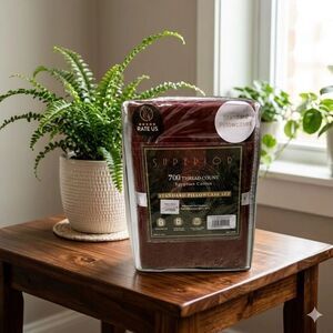 SUPERIOR 700 Thread Count Egyptian Cotton Standard Pillowcase Set Burgundy